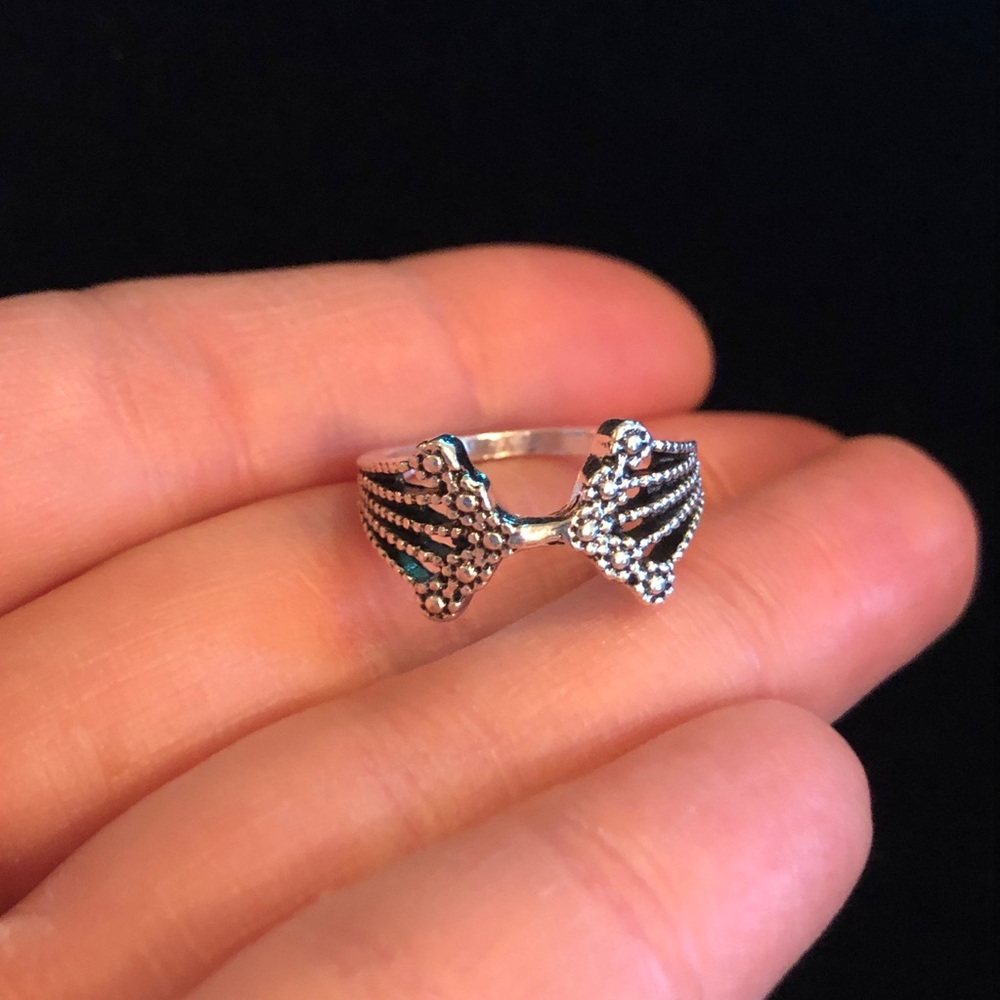 Elegant Silver Women's Ring - Picture 6 of 8